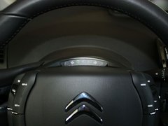 世嘉 2013款 两厢 1.6L 自动 CROSS