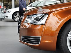 奥迪(进口)  奥迪A8 45TFSI quattro 车辆左前大灯正侧视角