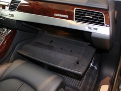 奥迪(进口) 50TFSI quattro 手套箱整体特写