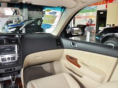 比亚迪G6 2012款 2.0L 手动 尊贵型