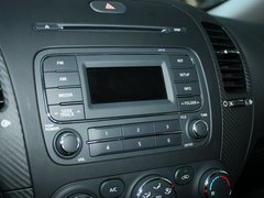 东风悦达起亚 1.6L 自动 中控仪表台上方