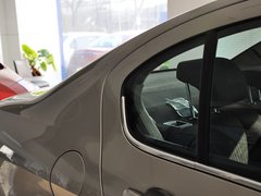 标致408 2013款 1.6L 手动 舒适版