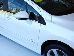 标致408 2013款 2.0L 自动 豪华版