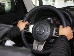 自由客 2013款 2.4L CVT 运动版 5座