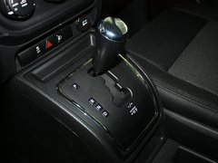 自由客 2013款 2.4L CVT 运动版 5座