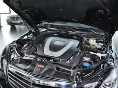 北京奔驰  E300L 3.0L AT 发动机主体特写