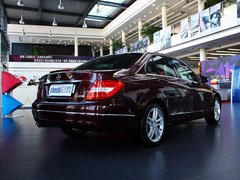 北京奔驰  C260 1.8T AT 车辆右侧尾部视角