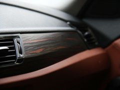 宝马X1 2013款 sDrive18i 2.0L 运动设计套装 5座