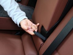 宝马X1 2013款 sDrive18i 2.0L 运动设计套装 5座