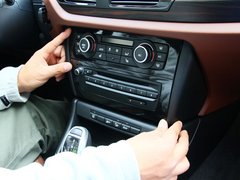 宝马X1 2013款 sDrive18i 2.0L 运动设计套装 5座