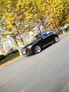 宝马X1 2013款 sDrive18i 2.0L 运动设计套装 5座