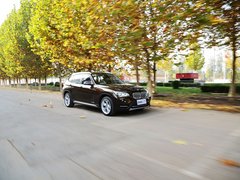 宝马X1 2013款 sDrive18i 2.0L 运动设计套装 5座