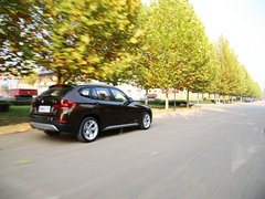 宝马X1 2013款 sDrive18i 2.0L 运动设计套装 5座