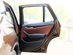 宝马X1 2013款 sDrive18i 2.0L 运动设计套装 5座