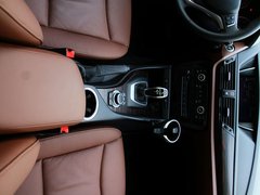 宝马X1 2013款 sDrive18i 2.0L 运动设计套装 5座