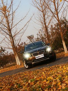 宝马X1 2013款 sDrive18i 2.0L 运动设计套装 5座