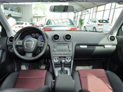 奥迪(进口)  Sportback 30TFSI 1.4T AT 中控台整体