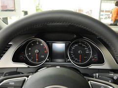 奥迪(进口)  A5 Sportback 2.0T AT 方向盘后方仪表盘