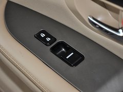 比亚迪S6 2013款 劲悦版 2.0L 手动 尊贵型 5座