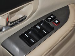 比亚迪S6 2013款 劲悦版 2.0L 手动 尊贵型 5座