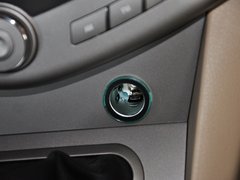 比亚迪S6 2013款 劲悦版 2.0L 手动 尊贵型 5座