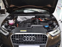 一汽奥迪  2.0T 发动机局部特写