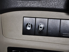 比亚迪M6 2013款 2.4L 手动 尊贵型 7座
