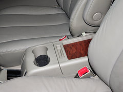 比亚迪M6 2013款 2.4L 手动 尊贵型 7座