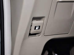 比亚迪M6 2013款 2.4L 手动 尊贵型 7座