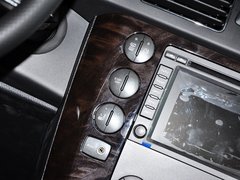 荣威W5 2013款 1.8T 自动 4WD 豪域版 5座