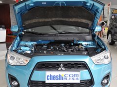 广汽三菱  2.0 手动 发动机局部特写