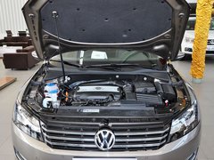 上海大众  2.0TSI DSG 发动机局部特写