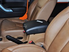 Jeep吉普  3.6L 前排座椅中央中间