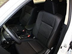 三菱(进口)  全新欧蓝德 2.0L CVT 驾驶席座椅前45度视图