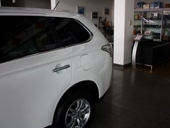 欧蓝德（进口） 2013款 2.0L CVT 四驱都市导航版5座