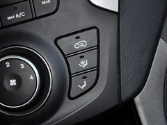 现代胜达 2013款 2.4L 自动 GL 2WD舒适型 5座