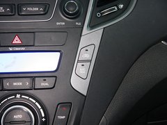 现代胜达 2013款 2.4L 自动 DLX 4WD尊贵型 7座