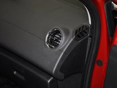 标致3008 2013款 2.0L 自动 潮流版 5座