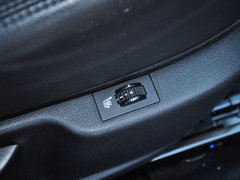 标致3008 2013款 2.0L 自动 潮流版 5座
