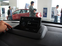 标致3008 2013款 1.6T 自动 THP罗兰•加洛斯版