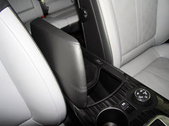 标致3008 2013款 1.6T 自动 THP罗兰•加洛斯版