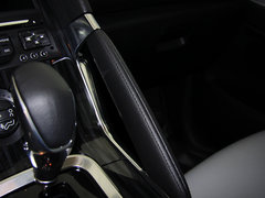 标致3008 2013款 1.6T 自动 THP罗兰•加洛斯版