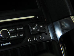标致3008 2013款 1.6T 自动 THP罗兰•加洛斯版