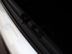 标致3008 2013款 1.6T 自动 THP罗兰•加洛斯版