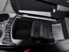 标致3008 2013款 1.6T 自动 THP罗兰•加洛斯版