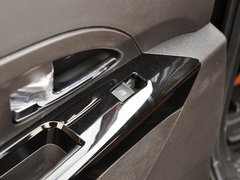 陆风X5 2013款 2.0T 手动 两驱创领版 5座