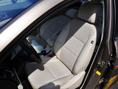 吉利帝豪  1.8L 手动 驾驶席座椅前45度视图
