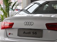 奥迪S6 2013款 4.0T DCT 