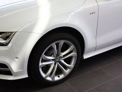 奥迪S7 2013款 4.0T DCT 