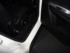 酷威 2013款 2.4L 自动 两驱尊尚版 7座